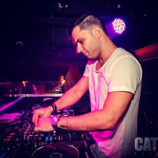 Josedemara's tweet photo. Some pics of my Barcelona last weekeend's gig 🔊💃 #Neveandfriends http://t.co/N43zL300l2