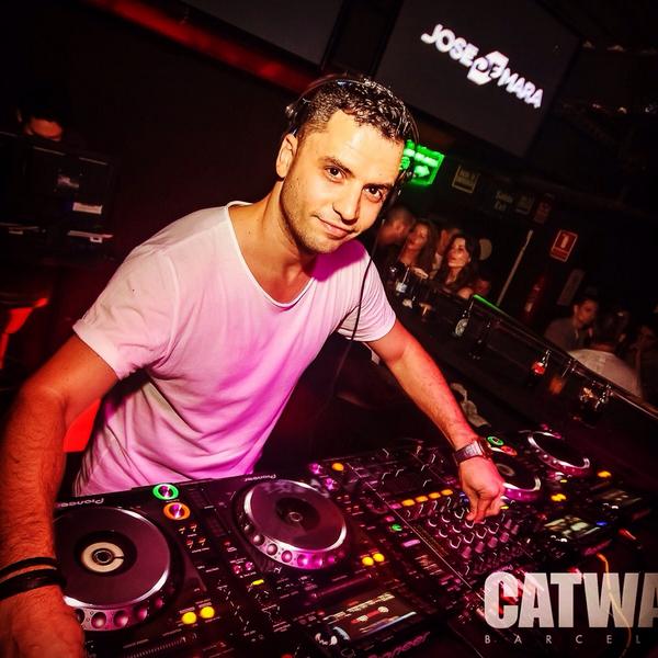 Josedemara's tweet photo. Some pics of my Barcelona last weekeend's gig 🔊💃 #Neveandfriends http://t.co/N43zL300l2