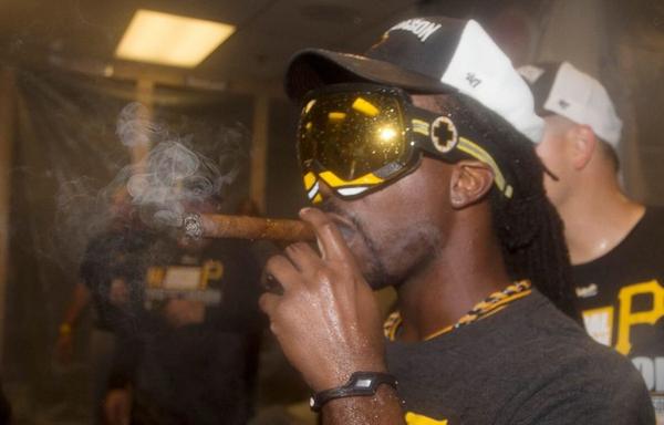 ForbesToFederal's tweet photo. when you're the baddest dude in the league and don't care who knows it http://t.co/0qy8bhXVqM