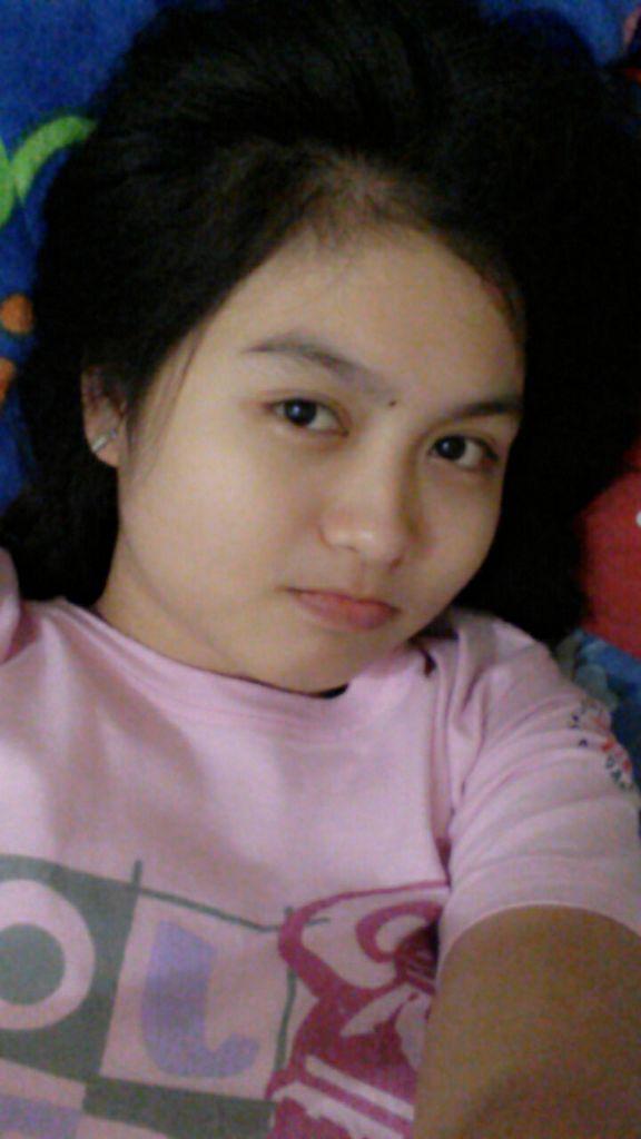 tiny_tinut's tweet image. Selfie sebelum tidur 😆