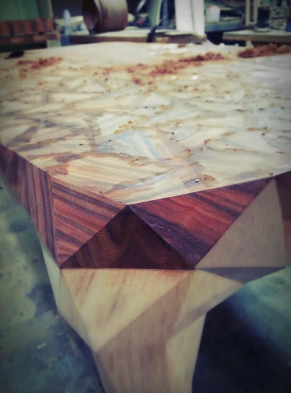 bocadolobo's tweet photo. Royal  #Diningtable http://t.co/hmncOtWXdY
#craftsmanship #handcraft #handmade #luxurydesign #production #bocadolobo http://t.co/okTK8VwHDq
