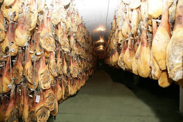 Jamonprive's tweet photo. Zonas de producción y elaboración del #jamón y del #patanegra http://t.co/d81MxlE0IZ http://t.co/7CMBfAayf7