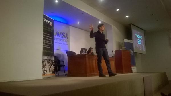 josemanuel_mb's tweet photo. "Cubrir un evento en vivo y no morir en el intent.o" charla de @pmcroci en #EventPlannerBA  #eventioz http://t.co/IoqfiE8aBx
