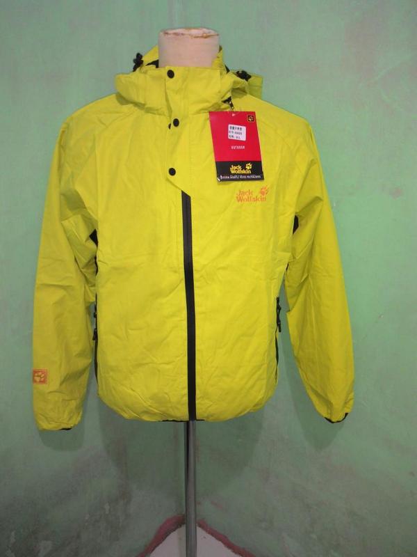 agues_idunk's tweet photo. Ready stok jack wolfskin, made in cina. IDR 290 K. Cc @infopendaki @infogunung @pendakibudiman http://t.co/r1E9IvsSrU
