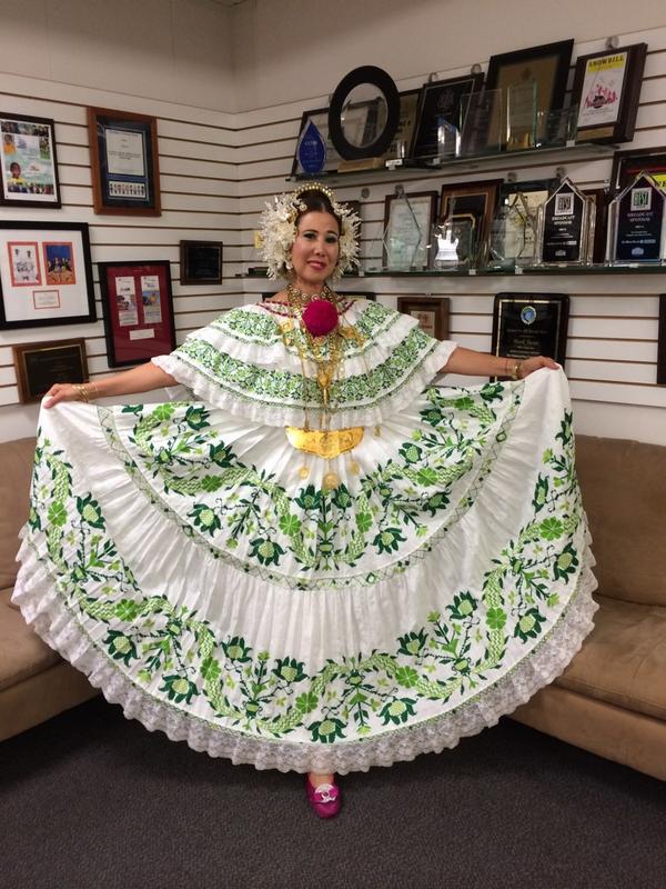 DMB_Dances's tweet photo. Show time!!! #airespana #nbc6inthemix #2014HispanicHeritage http://t.co/787VjTCxew