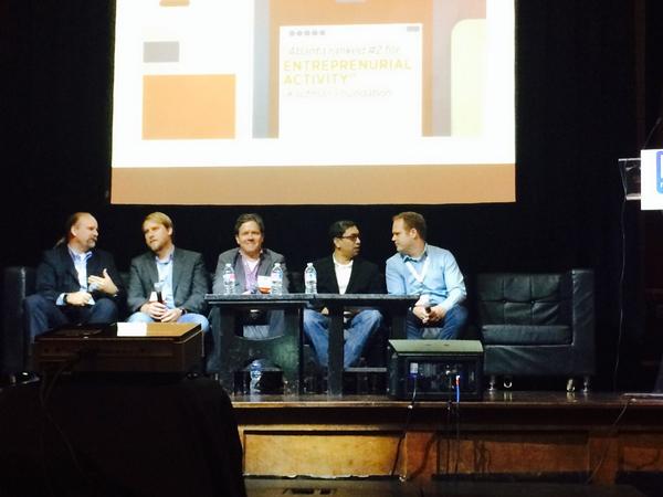 FeeVu's tweet photo. Our @hunternd is ready to kick off the mobile app dev session @ #MobilityLive ! http://t.co/D3la8OuweK