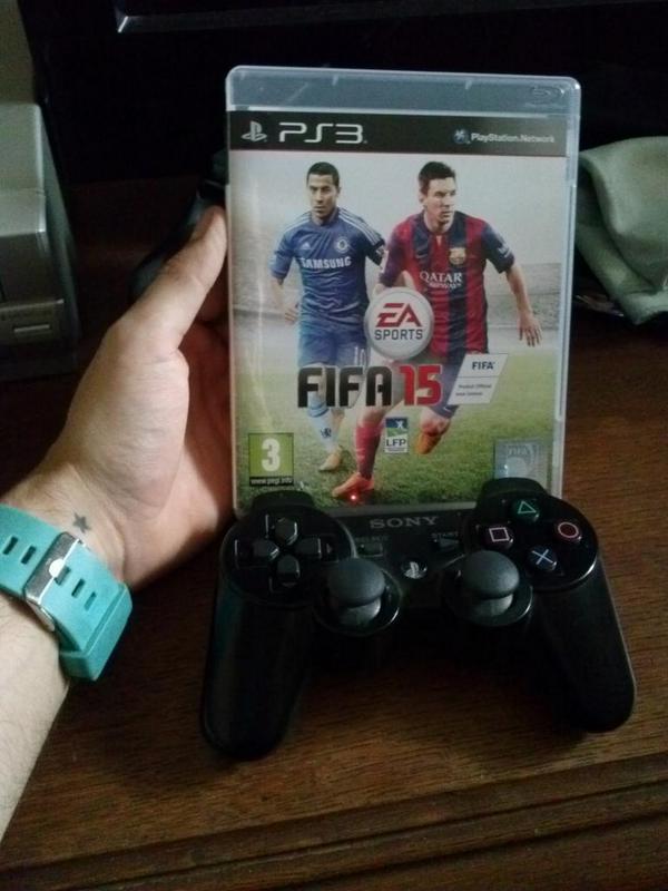 aurel_lejeune's tweet photo. Enfin en ma possession, ma vie s'arrête aujourd'hui #FIFA15 http://t.co/ZcE9V5yISV