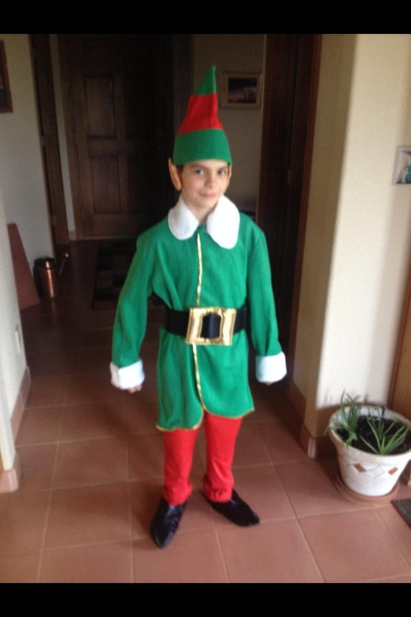 Dani_Lyn7's tweet image. I love this kid to pieces!! He's too adorable!! #LittleCousin #Elf #SchoolFunction