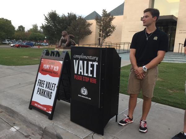 SoonerValet's tweet photo. Valet parking for the members of the Fred Jones Jr. museum! #soonervalet #norman #ou #valet http://t.co/MjIgZejAvu
