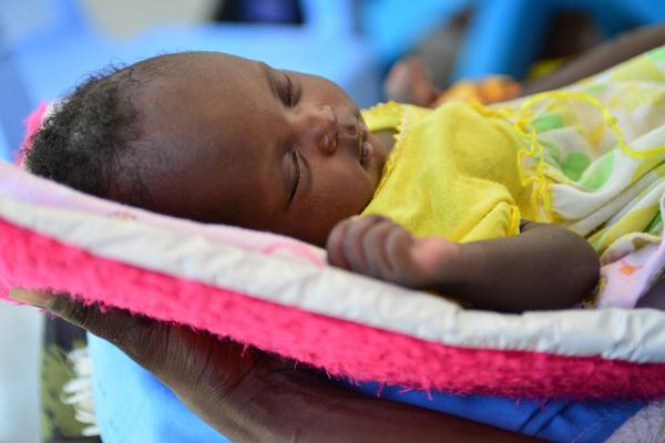 UNICEF_Italia's tweet photo. Immagini di sopravvivenza quotidiana a Malakal (Sud #Sudan) assediata dalla fame e dal fango https://t.co/taiz9PNFsV http://t.co/V7iX9vG3dd