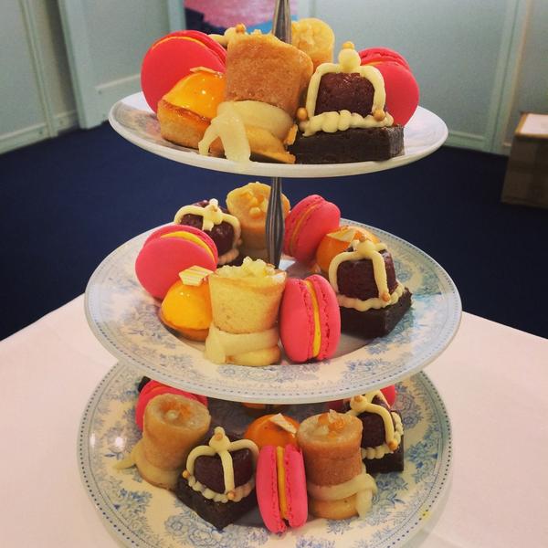 Lucy_Baker92's tweet photo. Thanks @RoyalAscot for our afternoon treats 😍 http://t.co/hfG0uHdb8A