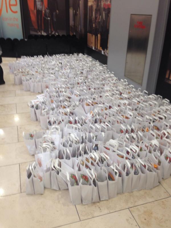 StudentLockIn's tweet photo. Literally THOUSANDS of FREE Goodie Bags for students with their @intuMetroLockIn wristband here @intuMetrocentre http://t.co/VMrtLCevCK