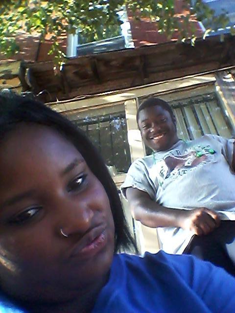 daydaythatboy's tweet photo. Geeking with my girl at the bus stop lol http://t.co/SbSLPUOwrc