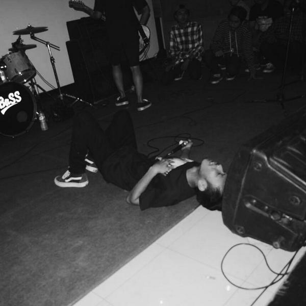 Tepar haha RT<a href="/yuditprtm/">Yudhitya</a>: Die! <a href="/rebuildbdg/">REBUILD</a>