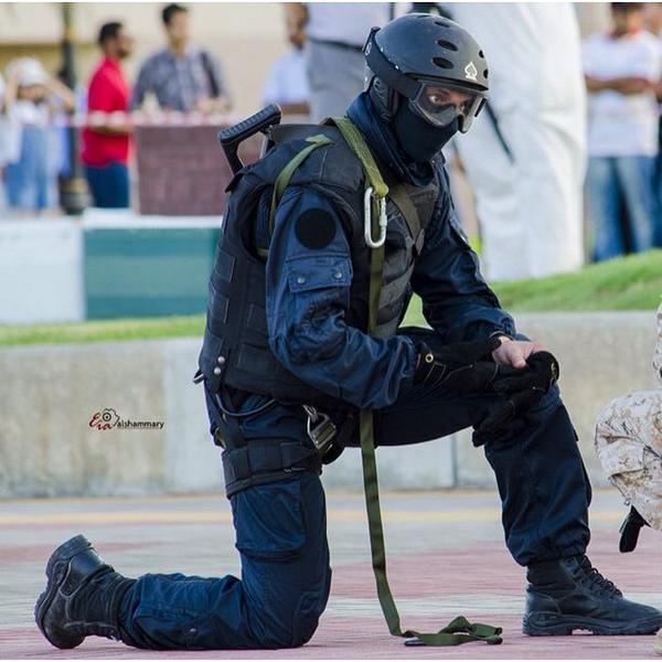 قوات الأمن البحرية الخاصة والضفادع البشرية تستعرض باليوم الوطني السعودي ByUIgl2CYAEDbGg