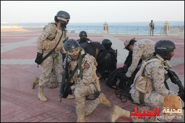 قوات الأمن البحرية الخاصة والضفادع البشرية تستعرض باليوم الوطني السعودي ByUJnrYCYAASl2_