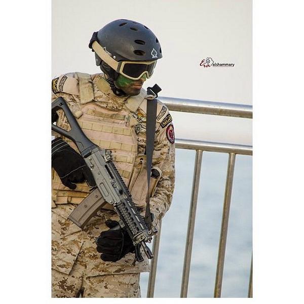 قوات الأمن البحرية الخاصة والضفادع البشرية تستعرض باليوم الوطني السعودي ByUKVxkCcAEQeqi