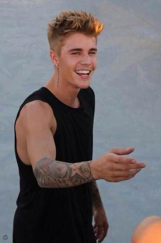 justiniswaytoho's tweet photo. he so cute though http://t.co/RQjEjnNauG