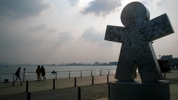 SantanderTiempo's tweet photo. RT @maxivs2012: A contraluz en el Paseo Marítimo. http://t.co/teAz0eq69w