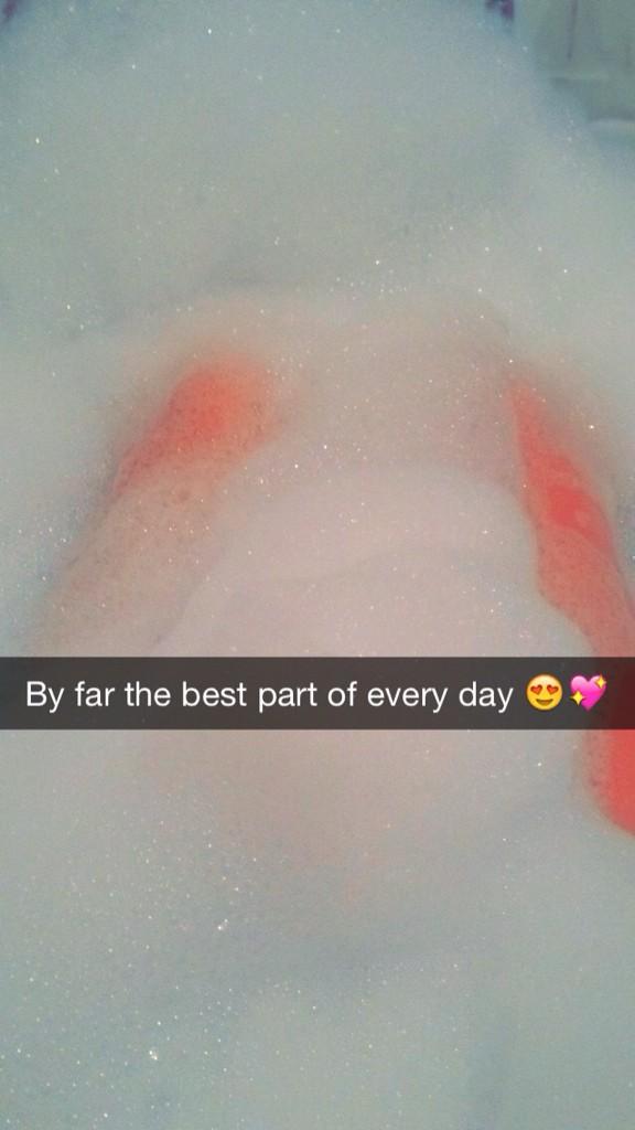 ToriSutton92's tweet photo. &amp; relax #whydoihaveworktomorrow http://t.co/fUDjccd40z