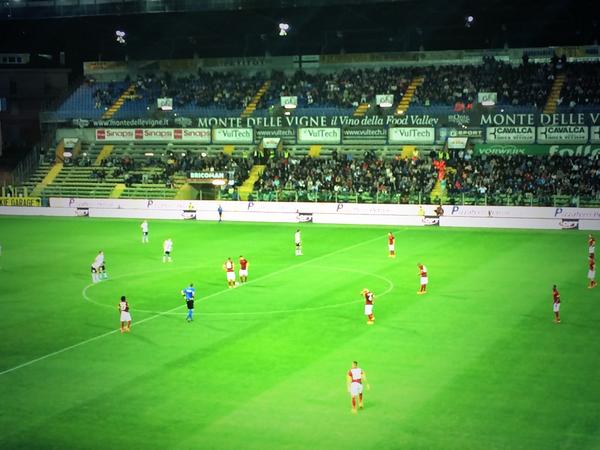 OfficialASRoma's tweet image. #ParmaRoma: calcio d'inizio | kick-off! 
FORZA ROMA! @SerieA_TIM 
#HungryForGlory