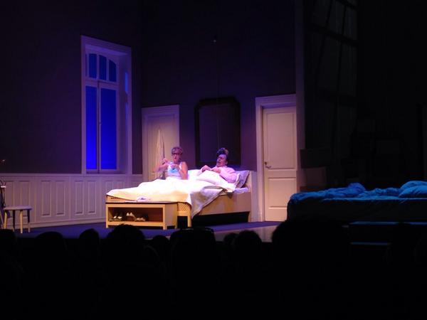 Hadewychvm's tweet photo. @delamartheater testen voor #bestewerkgevers met @acapelle en @lysanpot #bedscenes http://t.co/LtUleYeGCX