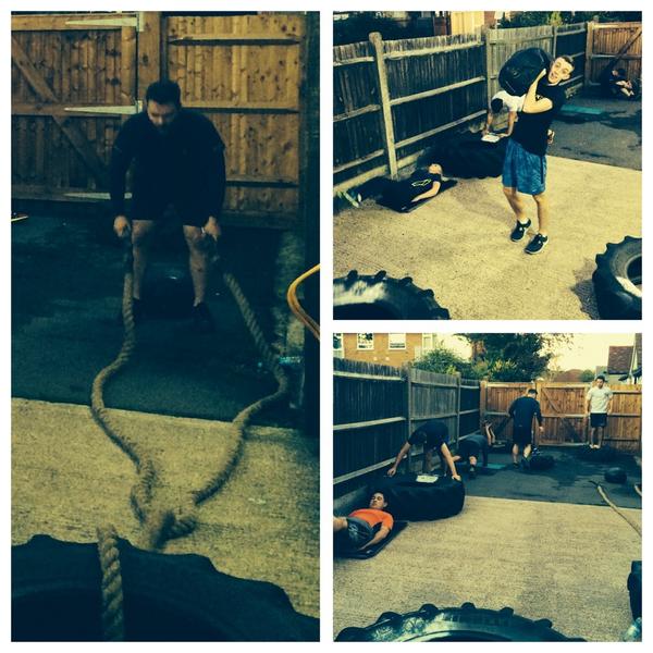 sal_k4's tweet photo. Amazing effort from all the Bootcampers this eve. Worked hard until the final second. Smashed it #EarnTheBurn http://t.co/S8KBXK0CkN