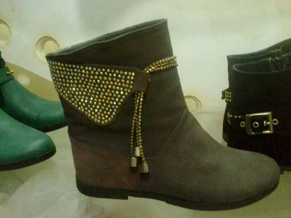 IssaShoes's tweet image. 