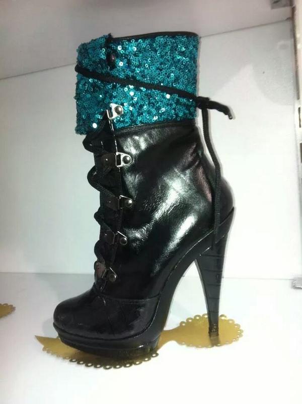 IssaShoes's tweet image. 