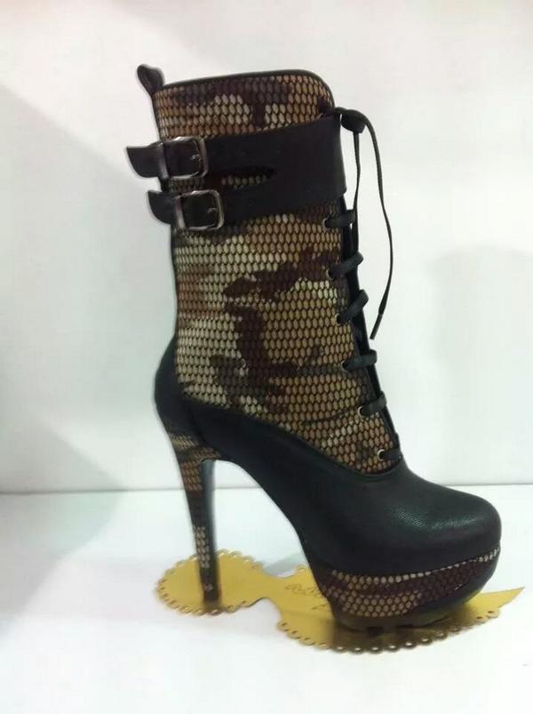 IssaShoes's tweet image. 