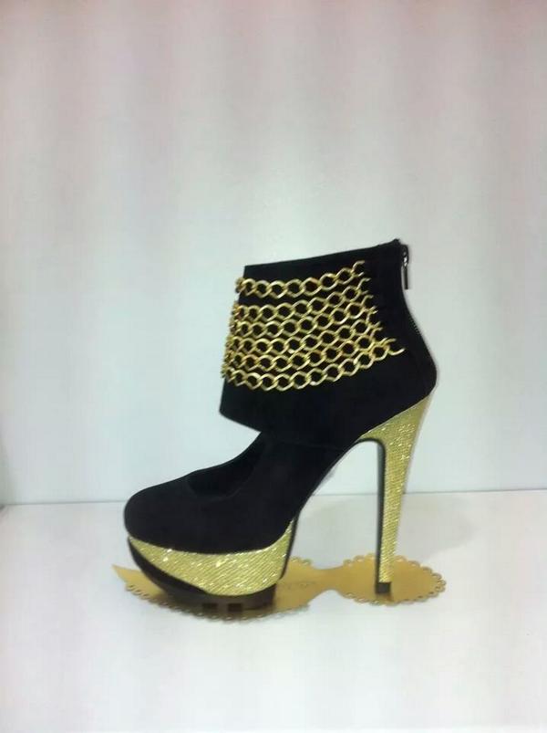 IssaShoes's tweet image. 