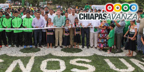Chiapasavanza's tweet photo. Gobernador @VelascoM_ rehabilita espacios deportivos en Palenque. #ChiapasAvanza http://t.co/aeAKZDua57 http://t.co/yHdLKgLZie
