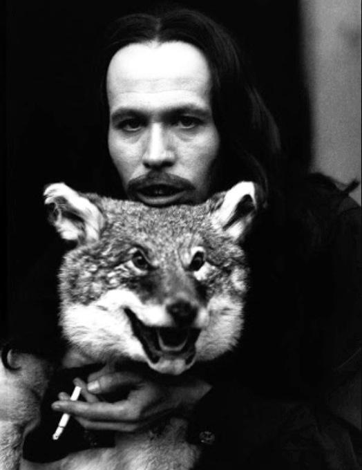 DorateAli's tweet photo. "C'è molto da imparare dagli animali."

~"Dracula" di Bram Stoker~ http://t.co/gbggTtfbP5