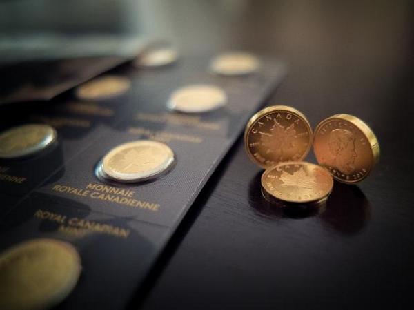 CanadianMint's tweet photo. The #Maplegram25 is the latest way to invest in Canada’s famous #GoldMapleLeaf bullion coin http://t.co/IsEamQ9RLC http://t.co/0JnkRoWVgO