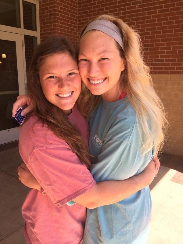 AuburnStudents's tweet photo. Erika and Alexa believe in AU &amp; love it bc of the free donuts in the library during finals week. #wareaglewednesday http://t.co/tY4TwDJZYh