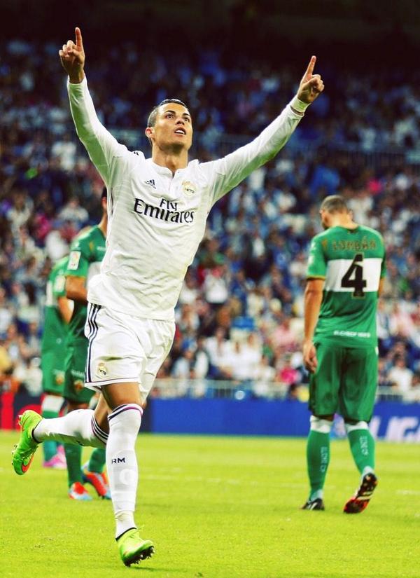 QuotesRMadrid's tweet photo. "¿Manchester? Mi futuro está en Madrid, estoy muy contento."

~ Cristiano Ronaldo http://t.co/7pekVlDMAz
