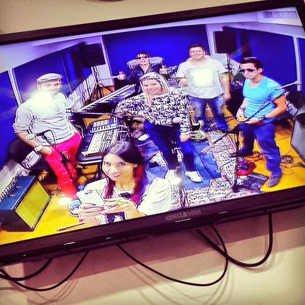 RivaPopMusic's tweet photo. Hoy en ensayo con la #RIVBand! Todo esta sonando muy lindo para el sábado en la 1ra reunión de #RIVALovers! ♥🎶♦ http://t.co/lqmYjrQqiV