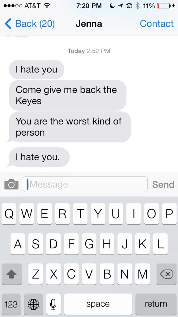 Book_Case's tweet photo. My relationship with @rest_my_CASE love you too http://t.co/p25OC1vAjh