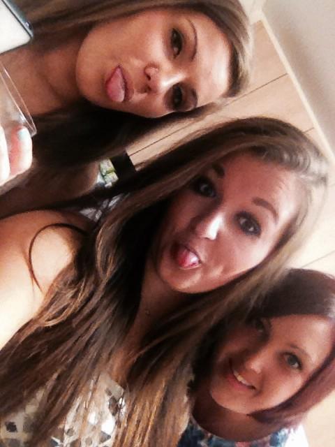 ojade122's tweet image. #limbury #block7 #hatrpury #girls #students