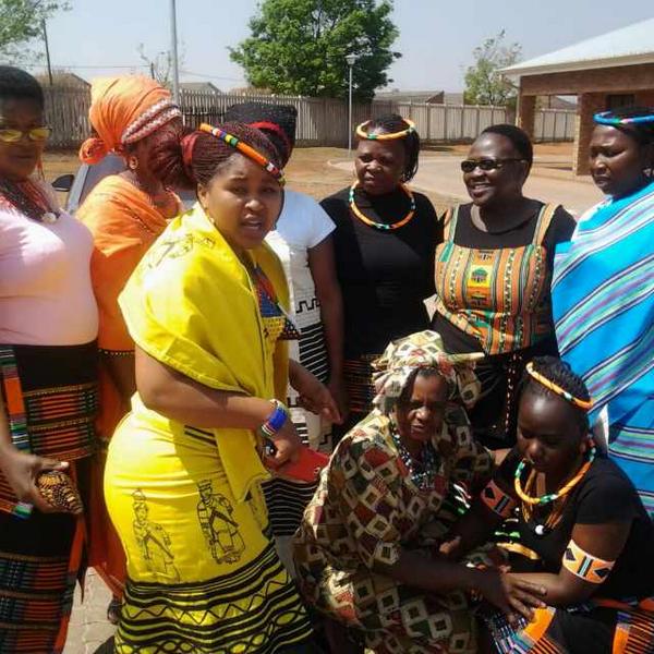 EMOUP's tweet photo. #HERITAGEDAYCELEBRATION #Andisa I C! http://t.co/iKtZB9cmgn