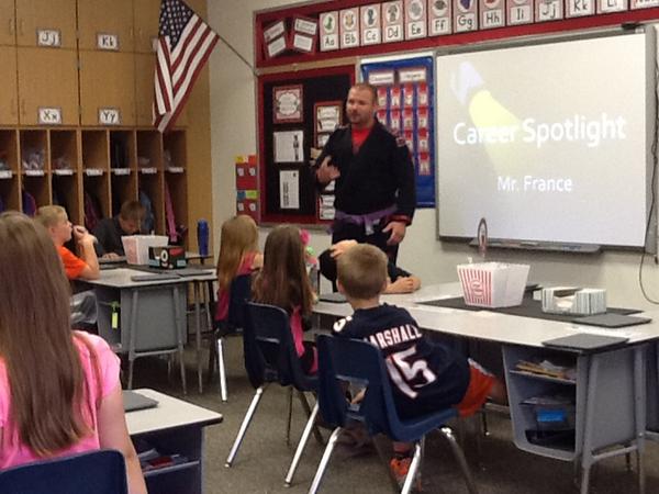 MNEStearley2nd's tweet photo. Career Spotlight has been GREAT so far. Love having so many parents willing to share! #promisekids http://t.co/SZIs11i6RT