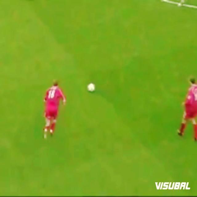 Visubal:John Arne Riises rocket against Manchester United!  Happy Birthday  