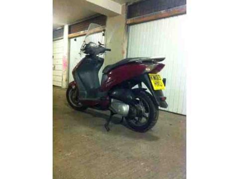 OutDjstavz's tweet photo. Honda dylan 125 cc Tax And Mot Px welcome / Swops  http://t.co/VKslS1hnhJ http://t.co/tXFzvyIFeM