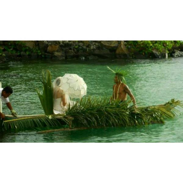 lelagotoresort's tweet photo. #PhotoGrid #marrymeinsavaii #bride #paddled in #canoe #samoanway #weddings http://t.co/wf2ksmGZAt