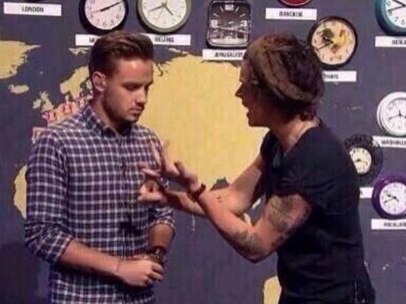 BlinkF0rBp_'s tweet photo. "First you were Mrs Horan"
"Ye-"
"Then a baker"
"I kn-"
"And now an egg"
"Harry let m-"
"NO"
#LiamTheEgg http://t.co/9nBfIEbiEj