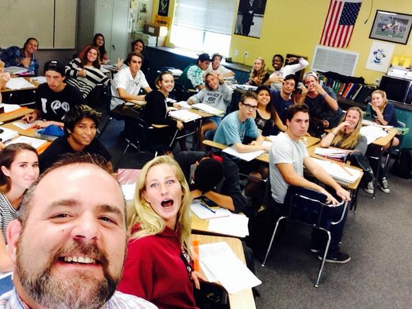 JustSomeAvgGuy's tweet photo. A stroll through some math classes today! @LCCMavs #lccmath #lccspirit #APCalcAB #Alg2 http://t.co/llu4ork1hW