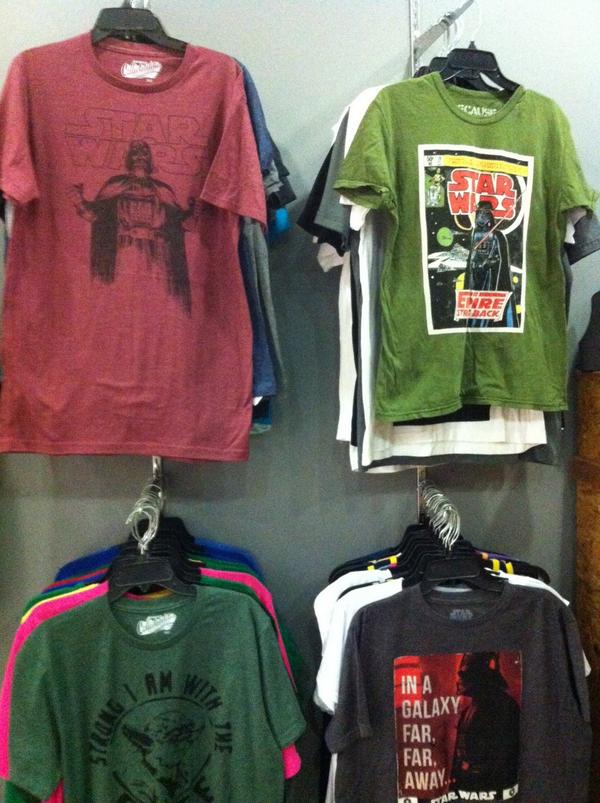 ChaknuulVhsa's tweet photo. Nuevos modelos en tienda #StarWars #darkside #darthvader http://t.co/LXsk3hDkO6