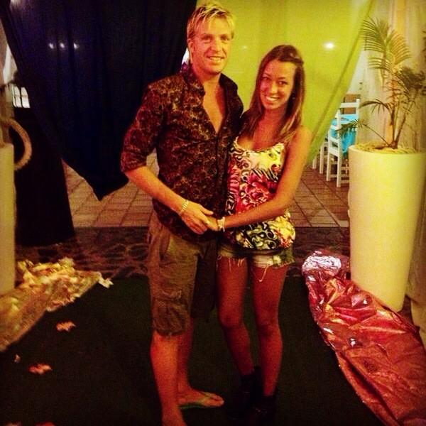 EspostiMonica's tweet photo. Auguri amore mio ❤️@AlbertoMatri http://t.co/siuJxsvb8W