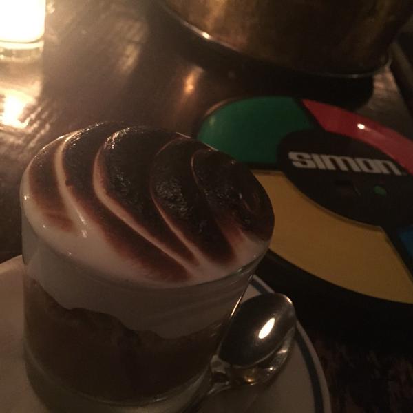 jmessan0's tweet photo. S'mores dessert...and Simon! #sickcombo @LittlePrinceNYC http://t.co/8ulyAZ5Irq