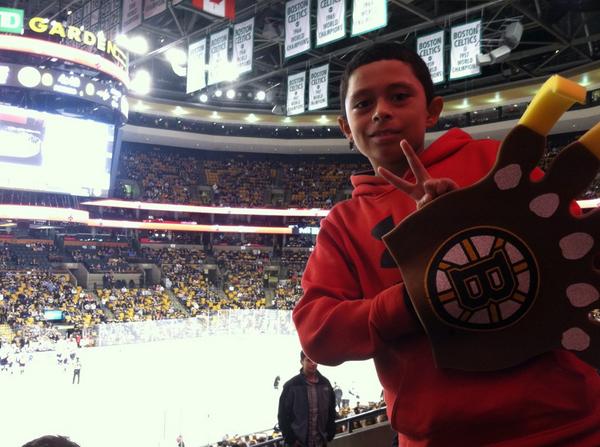 sandro182's tweet photo. First bruins game !go Bssss #NHLBruins http://t.co/pkpPenTIGb